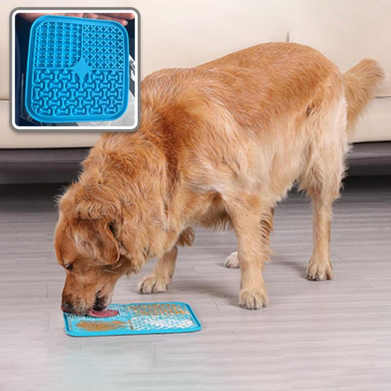 tapis-de-lechage-chien-bleu